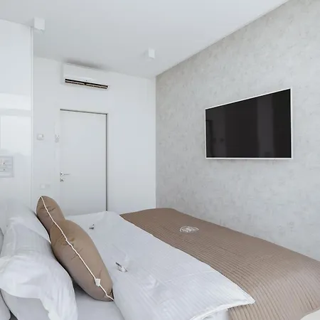 Feeria Apartment *